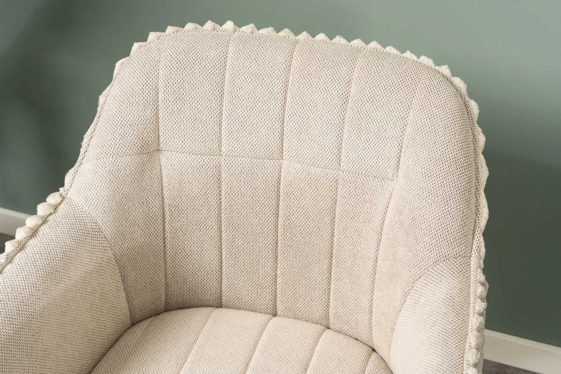 Laura med drejefunktion imiteret pels beige