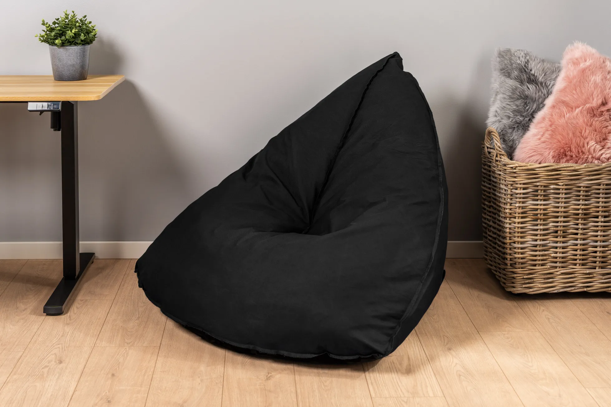 Oval sækkestol stof sort